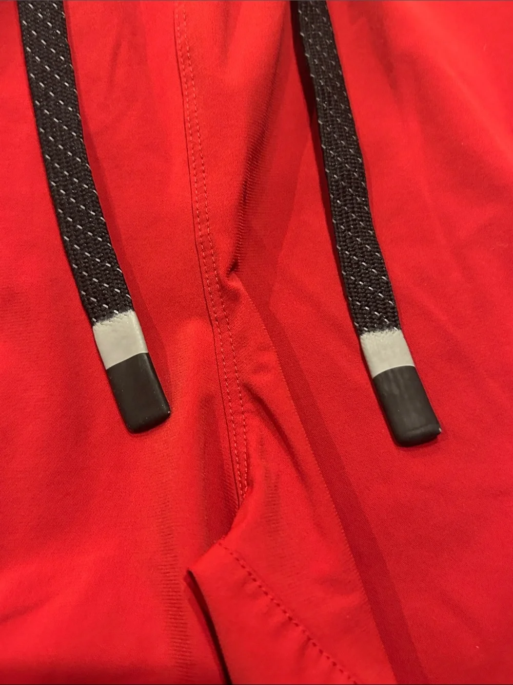 Fabletics The One Short Men's XL Red Holly Berry Athletic 5 inch Inseam Gym2Swim